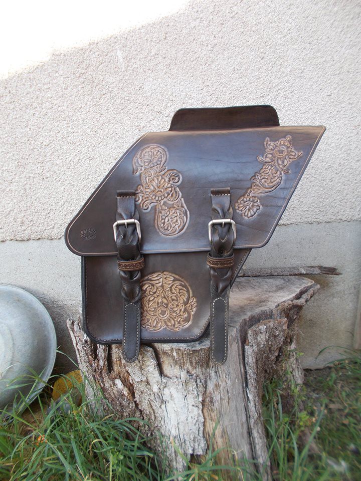 sacoche lateral pour dyna -street Bob