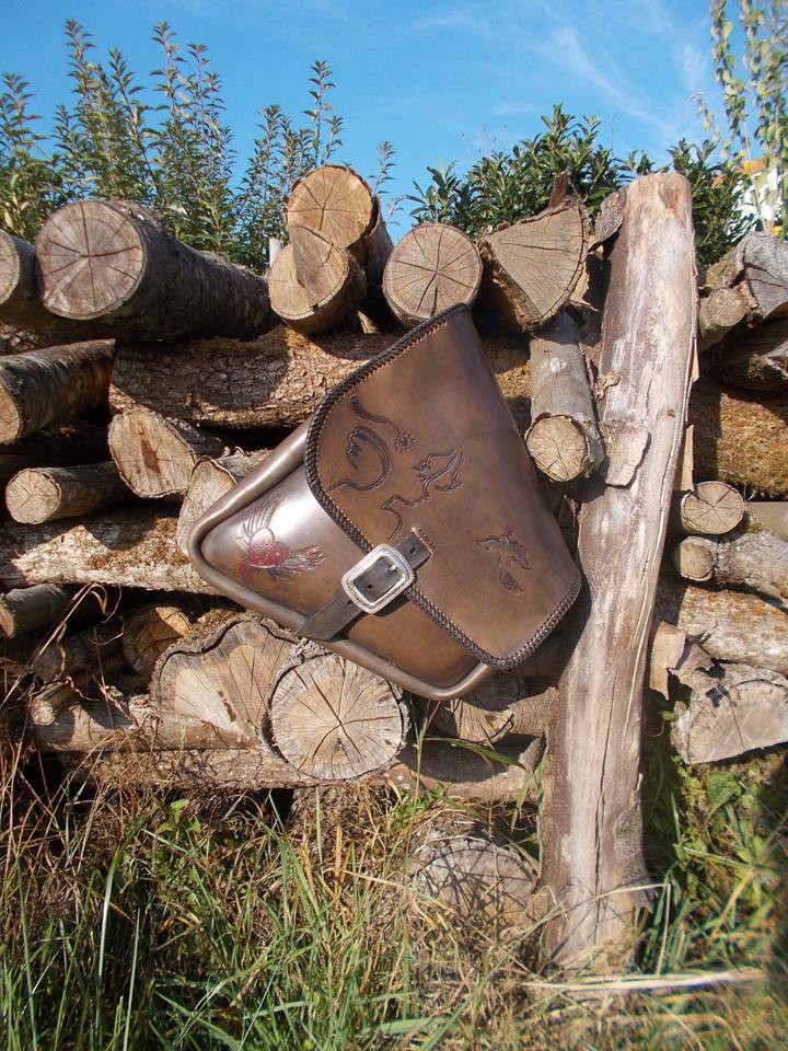 sacoche softail -rigide