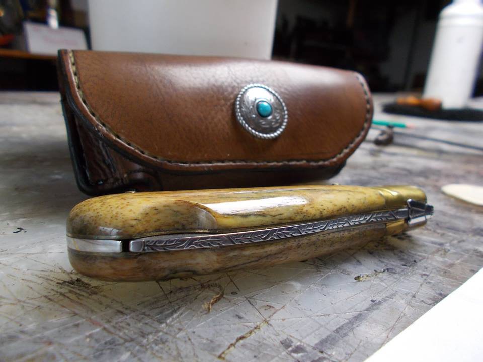 etui a couteau pliant avec concho