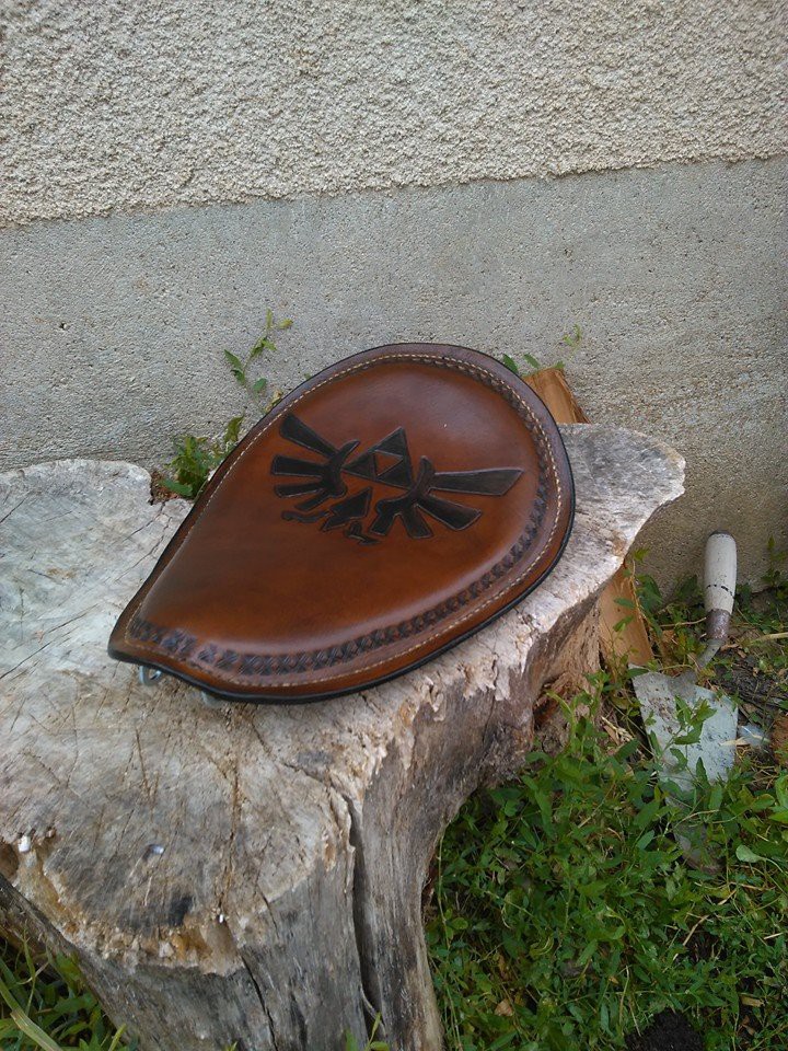 selle solo avec fixation et ressort