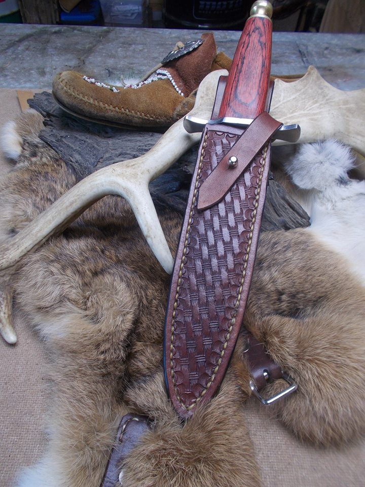 etui  cuir pour dague chasse