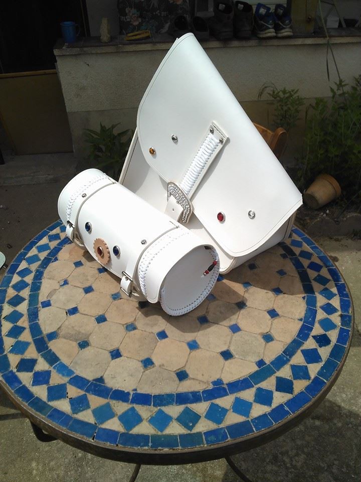 ensemble trousse et sacoche Harley cuir blanc